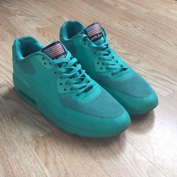 Nike AirMax - Picture 1 of 1